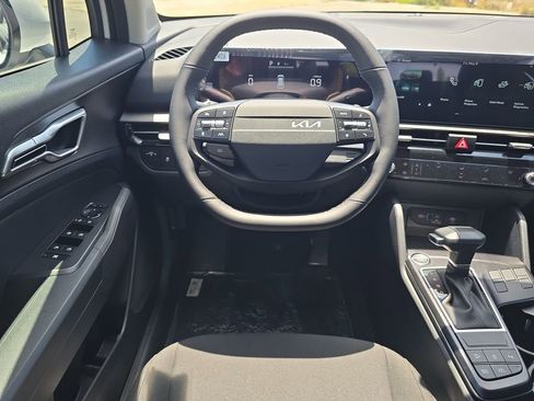 New 2026 Kia Sportage LX FWD image 13