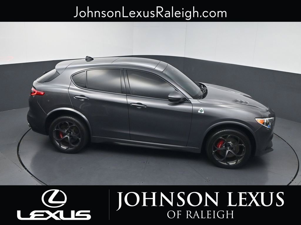 Used 2018 Alfa Romeo Stelvio Quadrifoglio w/ Driver Assist Dynamic Package AWD/4WD image 30