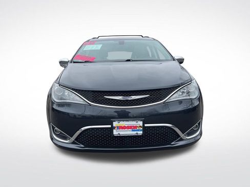 Used 2020 Chrysler Pacifica Limited FWD image 2