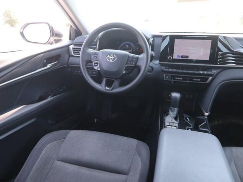 Used 2025 Toyota Camry LE image 22