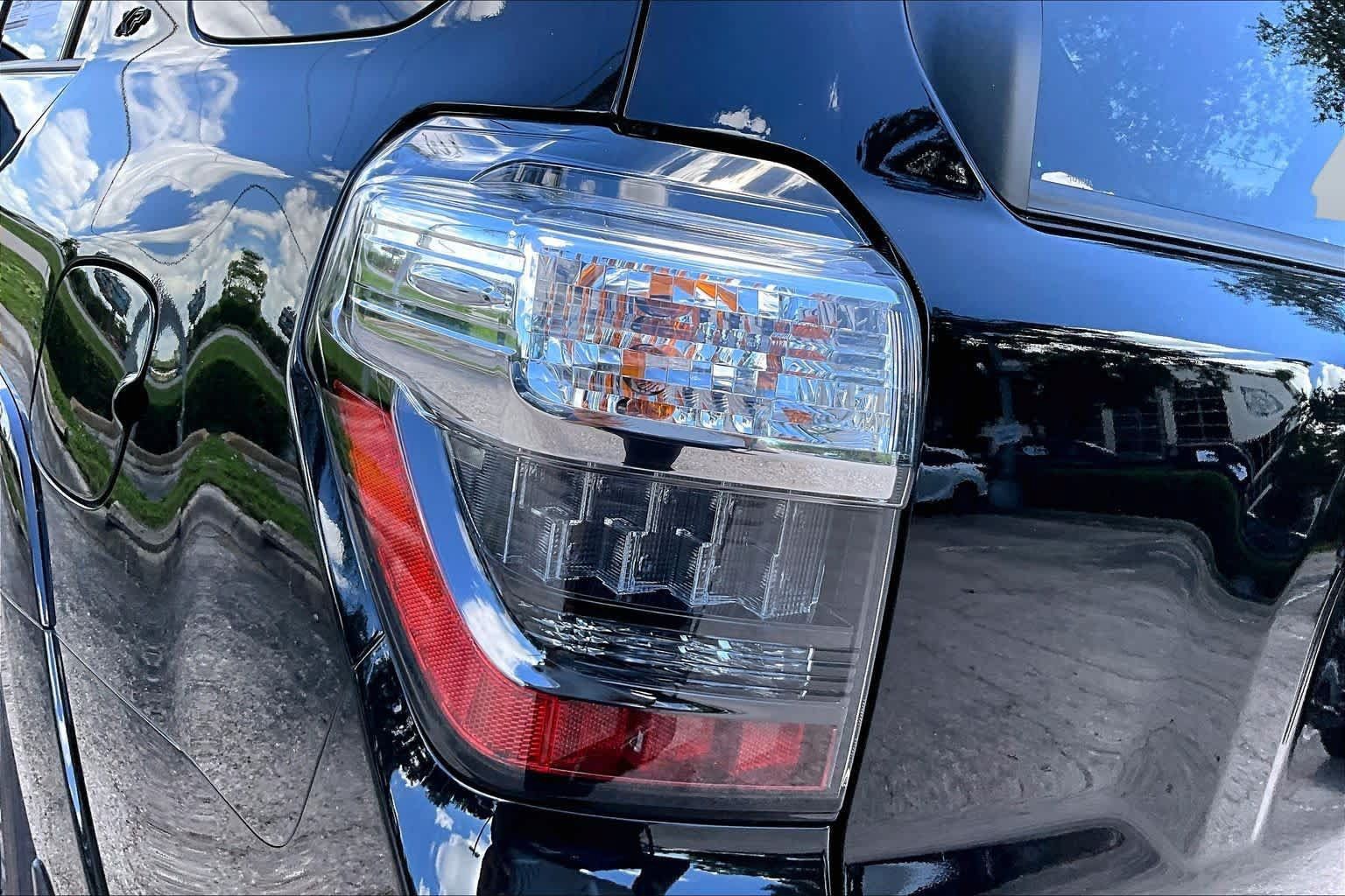 Used 2022 Toyota 4Runner SR5 Premium w/ Moonroof Package RWD image 29