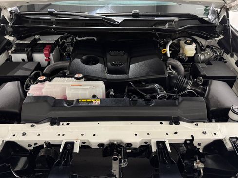 Used 2022 Toyota Tundra SR5 AWD/4WD image 49