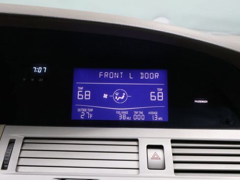 Used 2005 Toyota Avalon XLS image 24