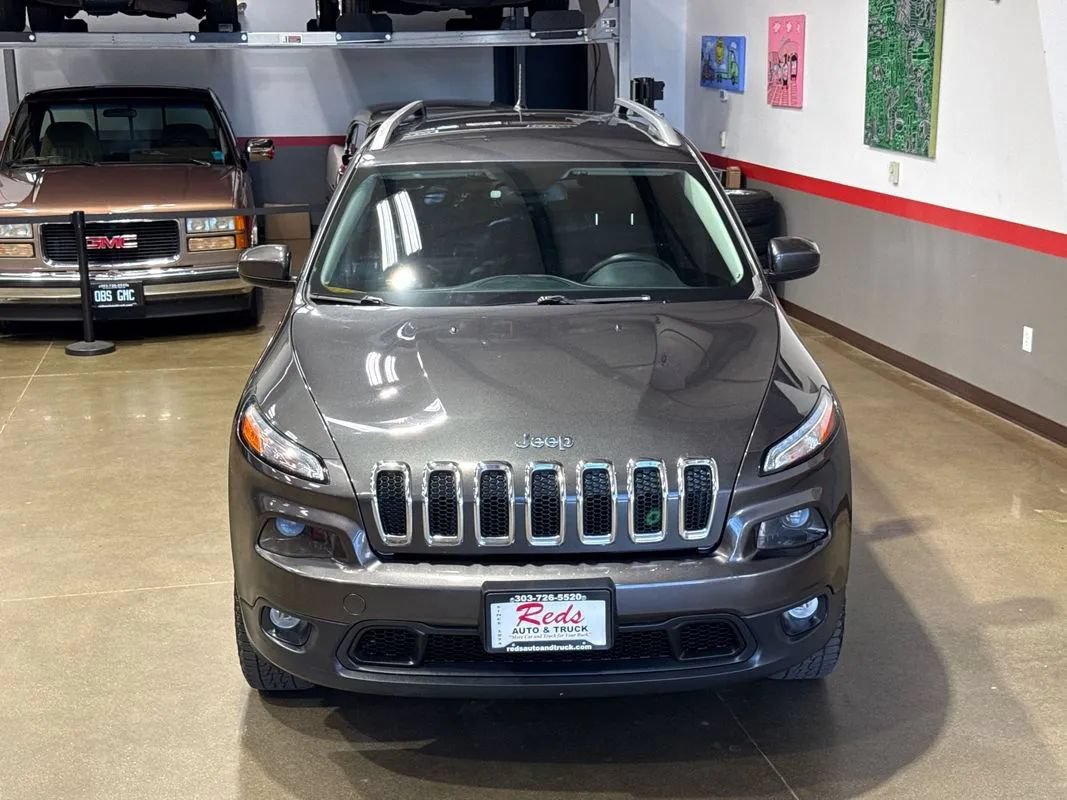 Used 2015 Jeep Cherokee Latitude w/ Cold Weather Group AWD/4WD image 7