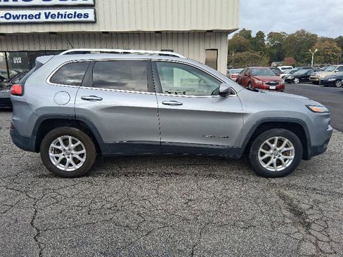 Used 2015 Jeep Cherokee Latitude w/ Cold Weather Group image 21