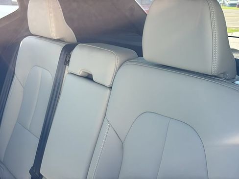 Certified 2026 Volvo XC40 B5 Plus AWD/4WD image 27