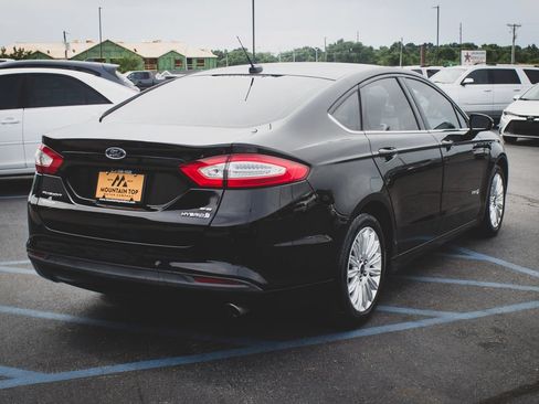 Used 2016 Ford Fusion SE FWD image 29