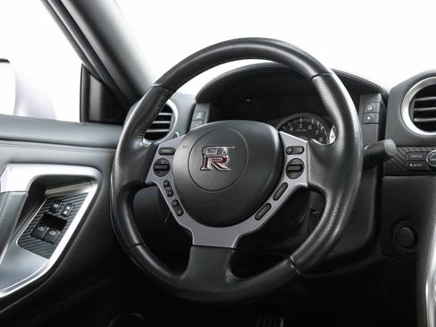 Used 2010 Nissan GT-R Premium AWD/4WD image 12