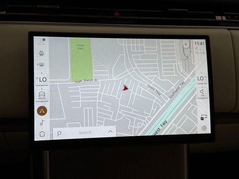 Certified 2026 Land Rover Range Rover SE image 28