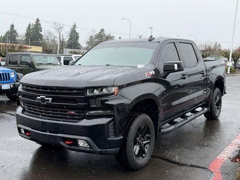 Used 2020 Chevrolet Silverado 1500 LT Trail Boss image 4