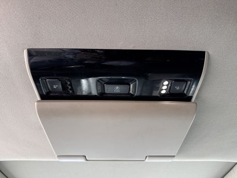 Used 2016 GMC Yukon XL Denali w/ Open Road Package image 30