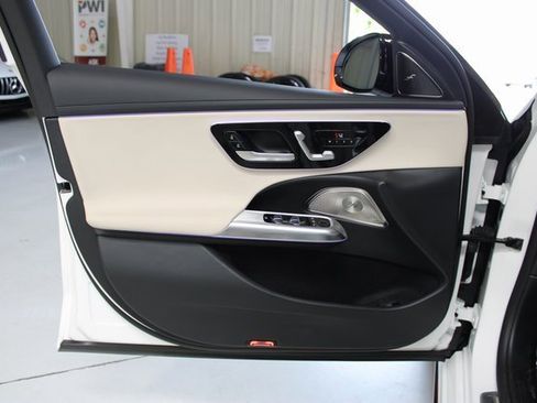 Used 2024 Mercedes-Benz E 350 4MATIC Sedan w/ Night Package image 37