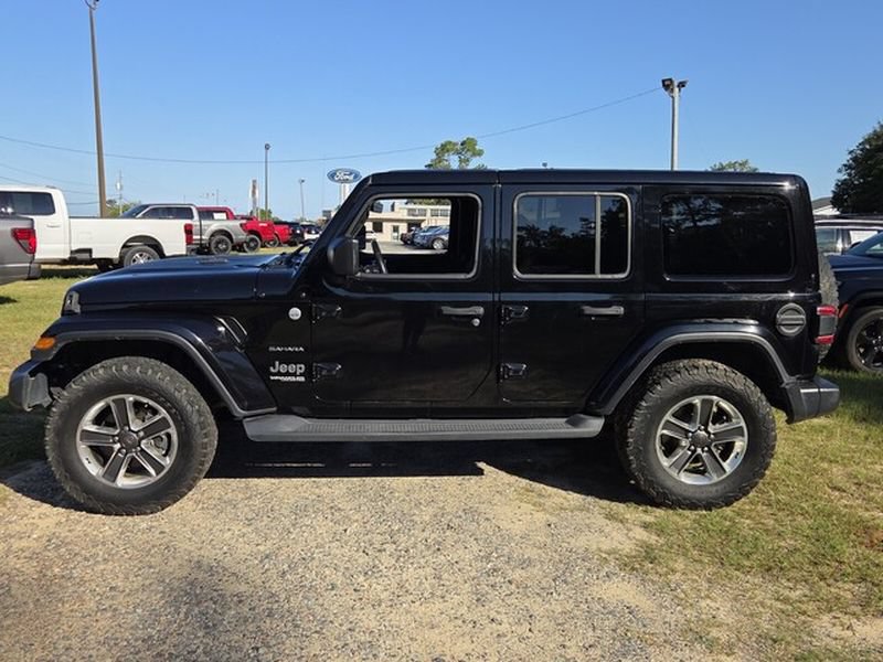 Used 2019 Jeep Wrangler Unlimited Sahara AWD/4WD image 5