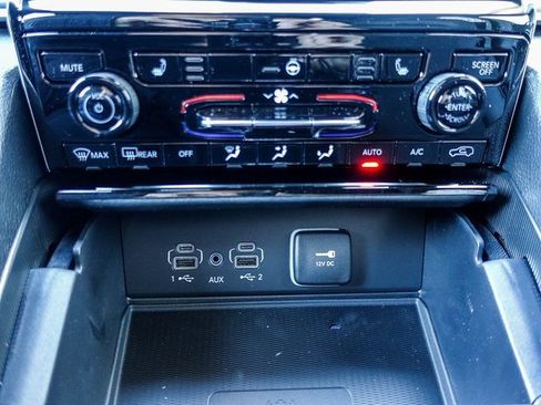 New 2025 Jeep Grand Cherokee Altitude image 14