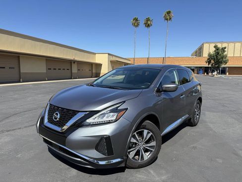 Used 2019 Nissan Murano S FWD image 3