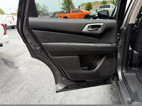 Used 2020 Nissan Pathfinder S FWD image 22