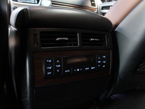 Used 2019 Toyota Land Cruiser w/ Four Season Floor Mat Package image 41