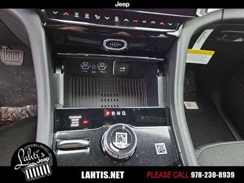 New 2026 Jeep Grand Cherokee Altitude image 9