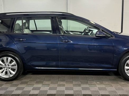 Used 2017 Volkswagen Golf S AWD/4WD image 2