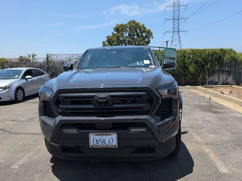 Used 2026 Toyota Tacoma SR5 RWD image 8