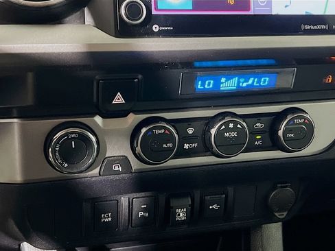 Certified 2021 Toyota Tacoma SR5 AWD/4WD image 14