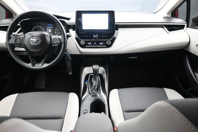 Used 2025 Toyota Corolla LE FWD image 16