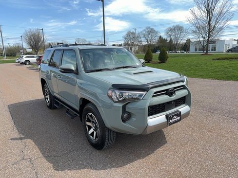 Used 2023 Toyota 4Runner TRD Off-Road Premium w/ Off Road Premium Plus Package AWD/4WD image 3
