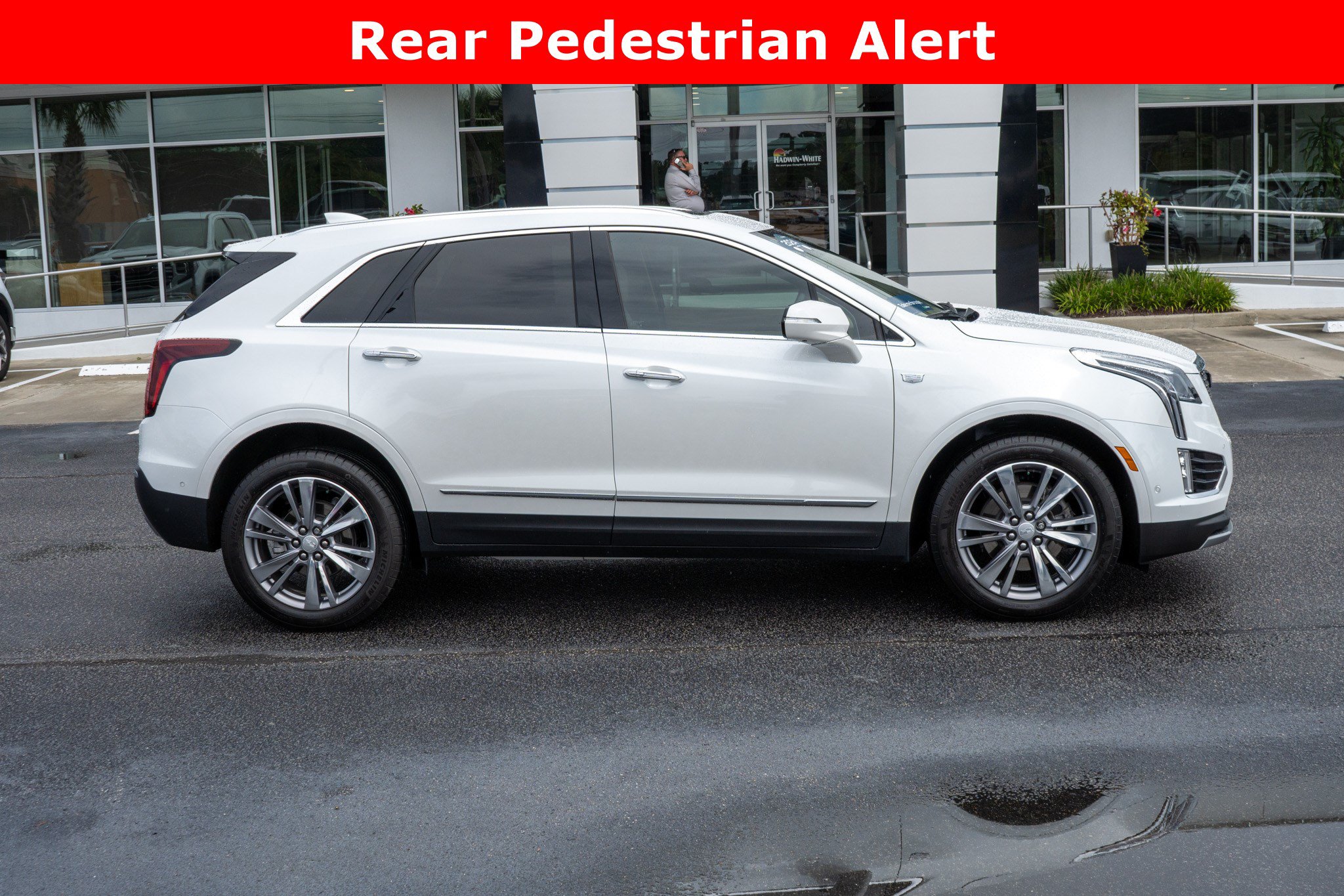 Used 2024 Cadillac XT5 Premium Luxury w/ Platinum Package FWD image 2