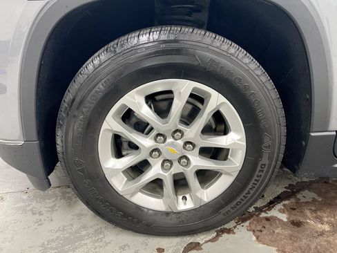 Used 2020 Chevrolet Traverse LT w/ LPO, 'HIT The Road' Package AWD/4WD image 27