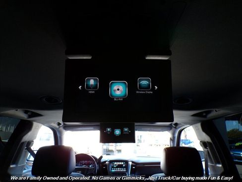 Used 2018 Chevrolet Suburban LT image 34