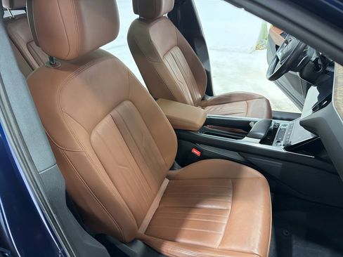 Used 2022 Audi e-tron Premium w/ Convenience Plus Package image 34