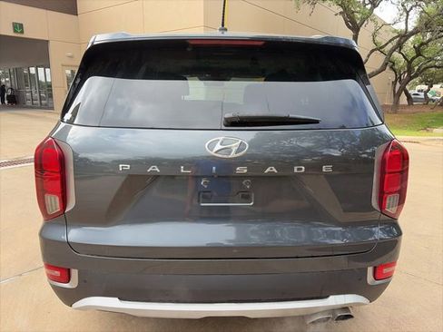 Used 2020 Hyundai Palisade SEL w/ Convenience Package image 3