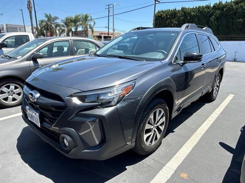 Used 2024 Subaru Outback Premium AWD/4WD image 3