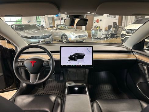 Used 2022 Tesla Model 3 Long Range AWD/4WD image 11