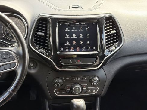 Used 2020 Jeep Cherokee Limited image 29