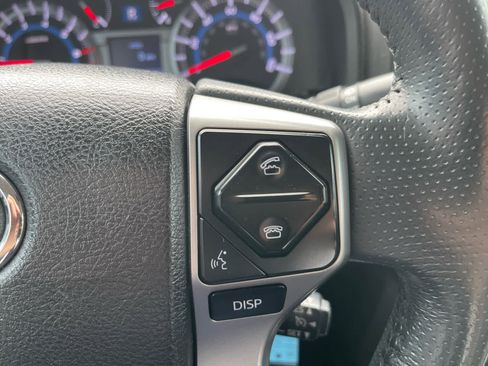 Used 2017 Toyota 4Runner SR5 AWD/4WD image 16