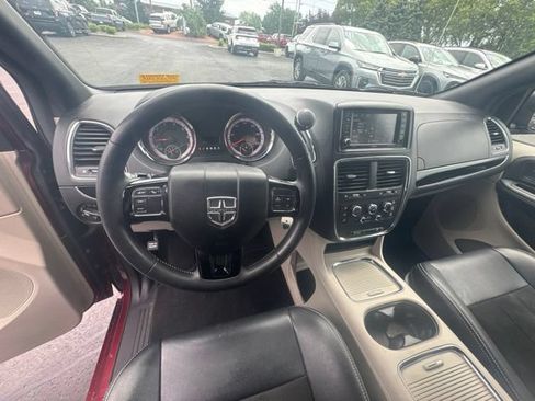 Used 2019 Dodge Grand Caravan SXT FWD image 10