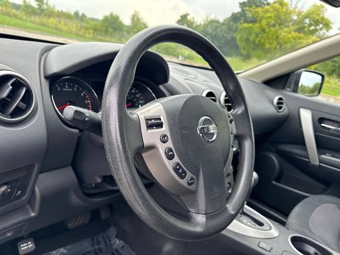 Used 2013 Nissan Rogue SV w/ Premium Pkg FWD image 17