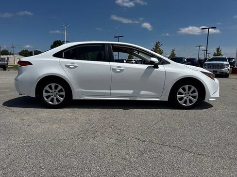 Used 2024 Toyota Corolla LE FWD image 8