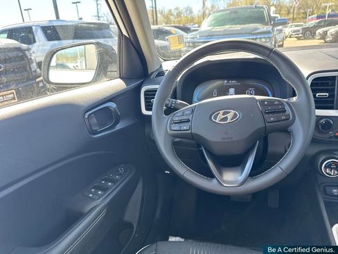 Certified 2026 Hyundai Venue SEL FWD image 40