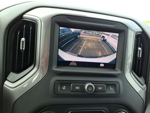 Used 2021 Chevrolet Silverado 2500 Custom w/ Custom Value Package image 18