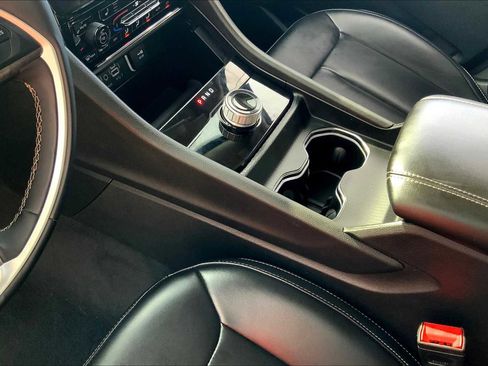 Used 2024 Jeep Grand Cherokee Limited image 16