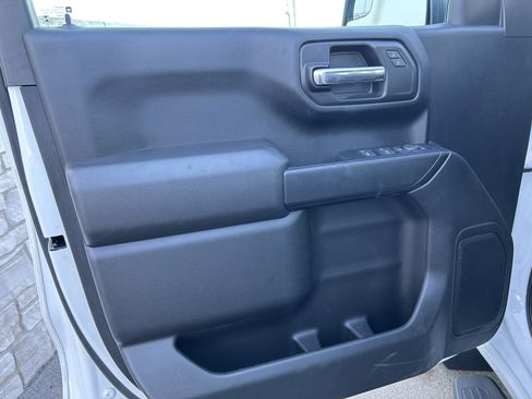 Used 2023 Chevrolet Silverado 1500 Custom image 10