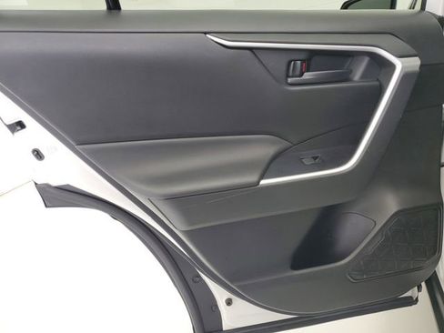 Used 2022 Toyota RAV4 LE image 15