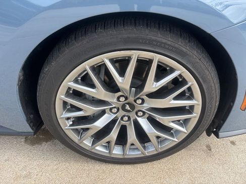 Used 2025 Ford Mustang GT Premium RWD image 5