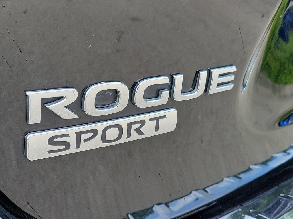 Certified 2020 Nissan Rogue Sport SV FWD image 14