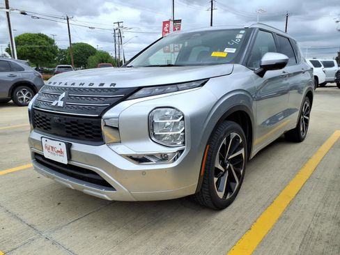 Used 2022 Mitsubishi Outlander SEL image 1