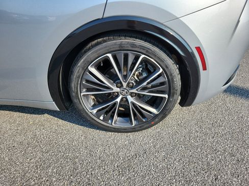 Used 2023 Toyota Prius XLE image 8