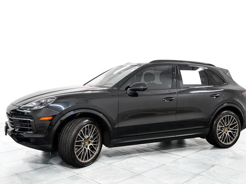 Used 2023 Porsche Cayenne Platinum Edition AWD/4WD image 4