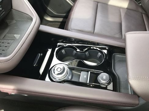 Used 2025 Ford Explorer Platinum w/ Ultimate Package image 21